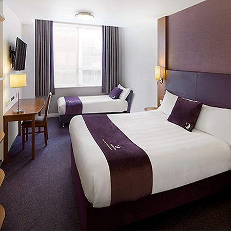 Premier Inn Chippenham Luaran gambar